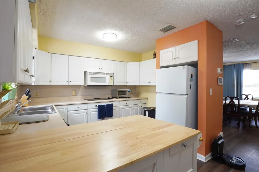 737 52nd Avenue S St Petersburg FL 33705