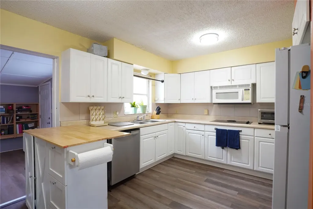 737 52nd Avenue S St Petersburg FL 33705
