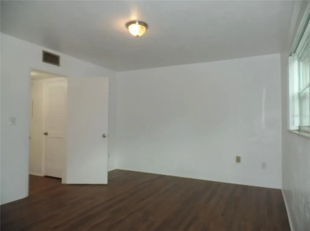 1260 70th Street N St Petersburg FL 33710