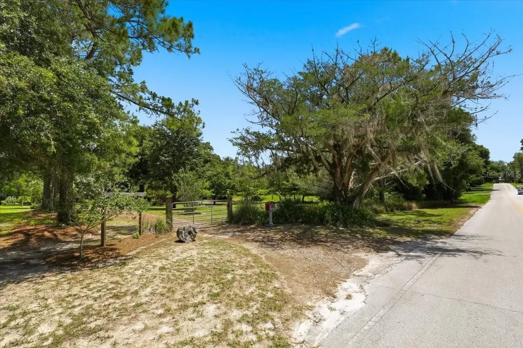 460 Lake Como Drive Pomona Park FL 32181