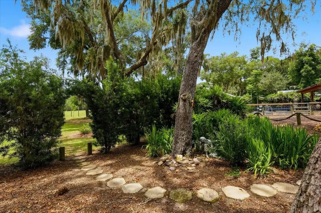 460 Lake Como Drive Pomona Park FL 32181