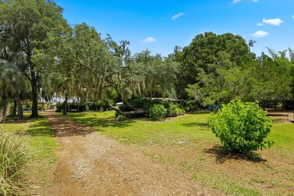 460 Lake Como Drive Pomona Park FL 32181