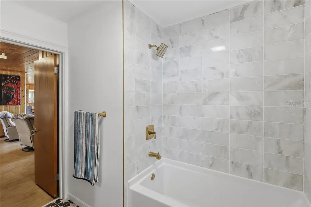 460 Lake Como Drive Pomona Park FL 32181
