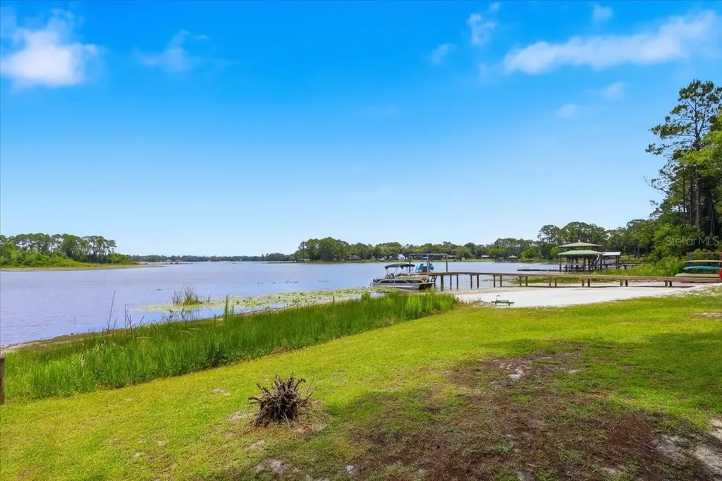 460 Lake Como Drive Pomona Park FL 32181