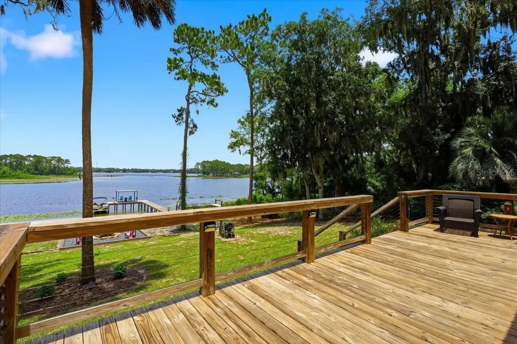 460 Lake Como Drive Pomona Park FL 32181