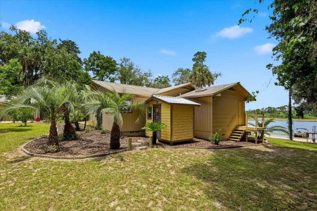 460 Lake Como Drive Pomona Park FL 32181
