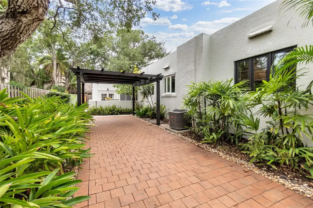 1864 Clematis St Street Sarasota FL 34239