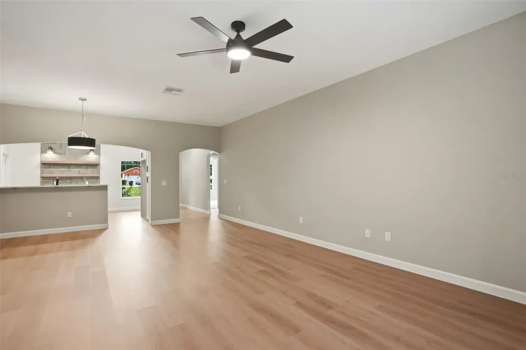 352 Garfield Masaryktown FL 34604