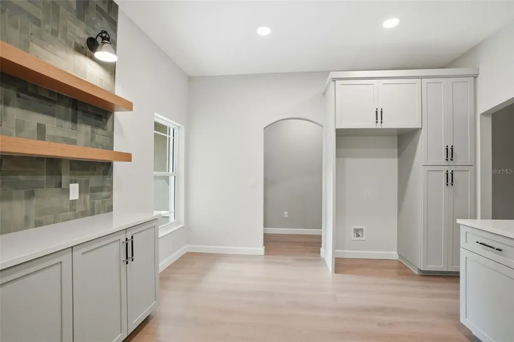 352 Garfield Masaryktown FL 34604