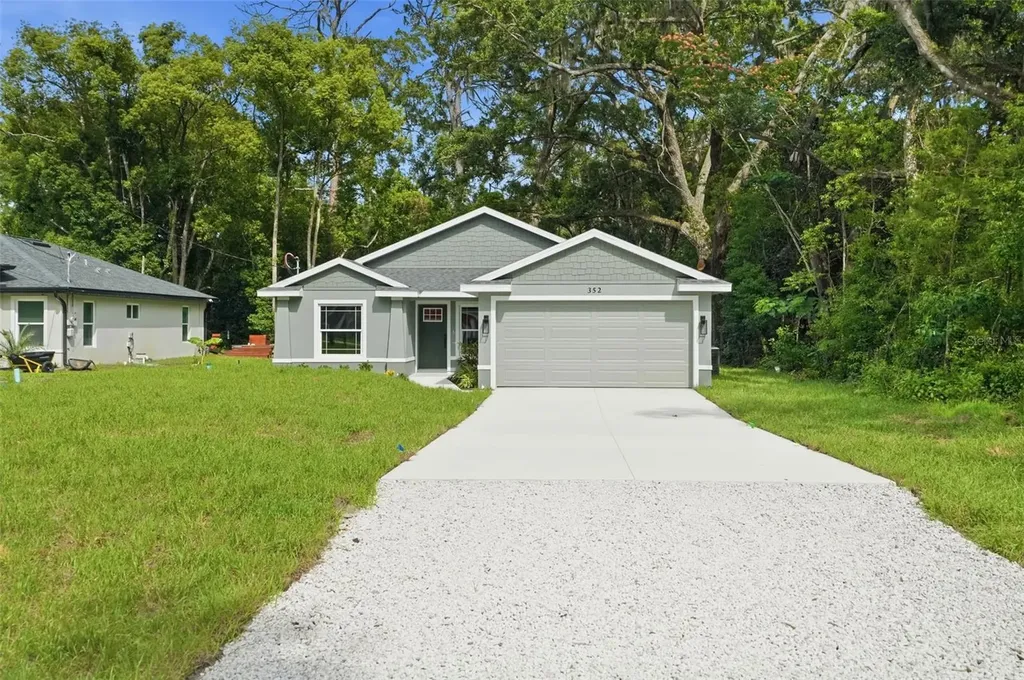352 Garfield Masaryktown FL 34604