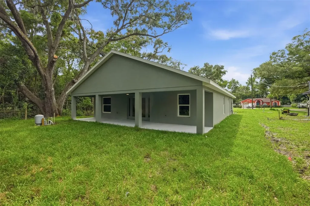 352 Garfield Masaryktown FL 34604