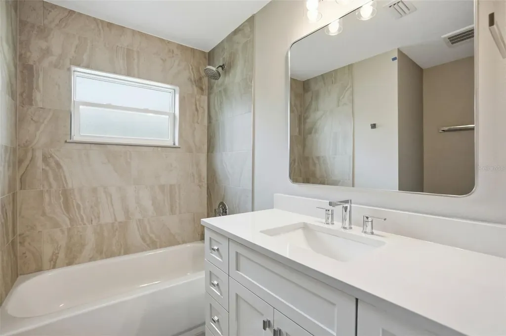 352 Garfield Masaryktown FL 34604