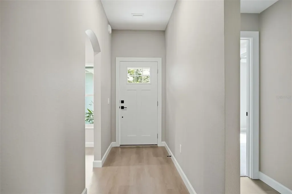 352 Garfield Masaryktown FL 34604