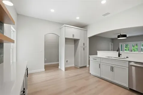 352 Garfield Masaryktown FL 34604