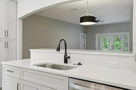 352 Garfield Masaryktown FL 34604