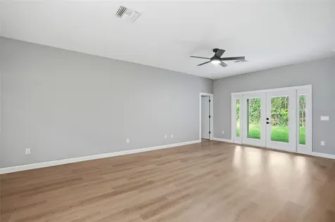 352 Garfield Masaryktown FL 34604