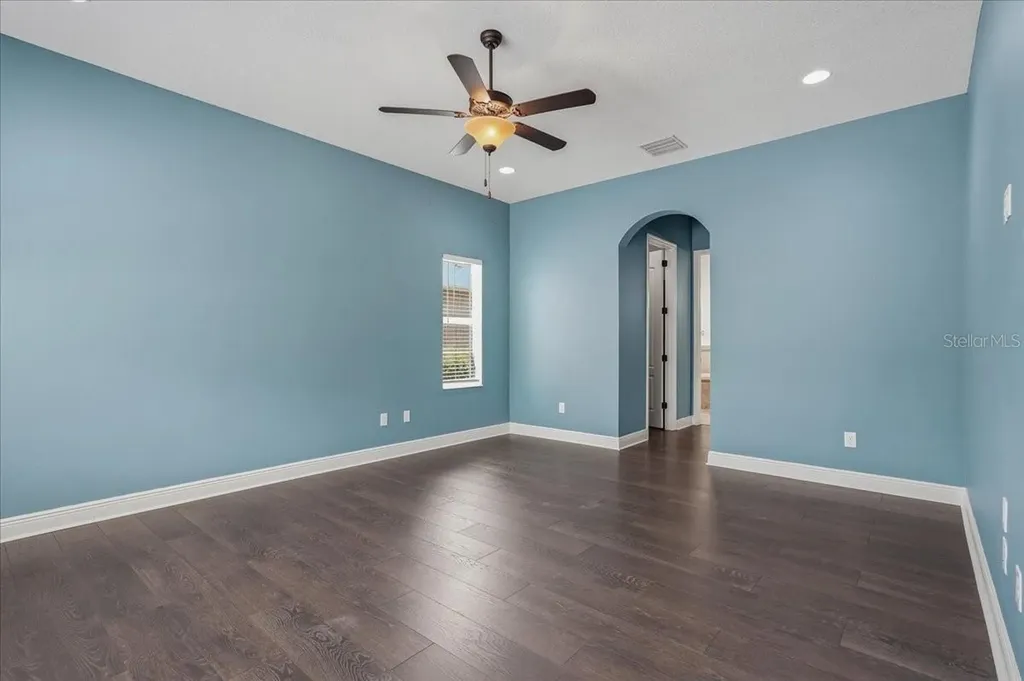 5333 Sagecrest Drive Lithia FL 33547