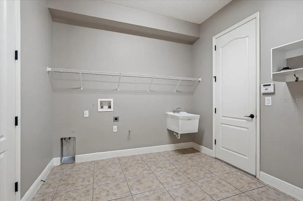 5333 Sagecrest Drive Lithia FL 33547