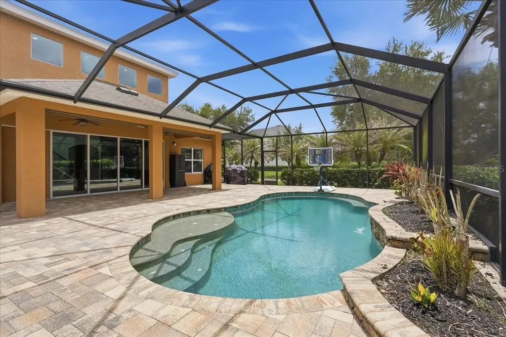 5333 Sagecrest Drive Lithia FL 33547