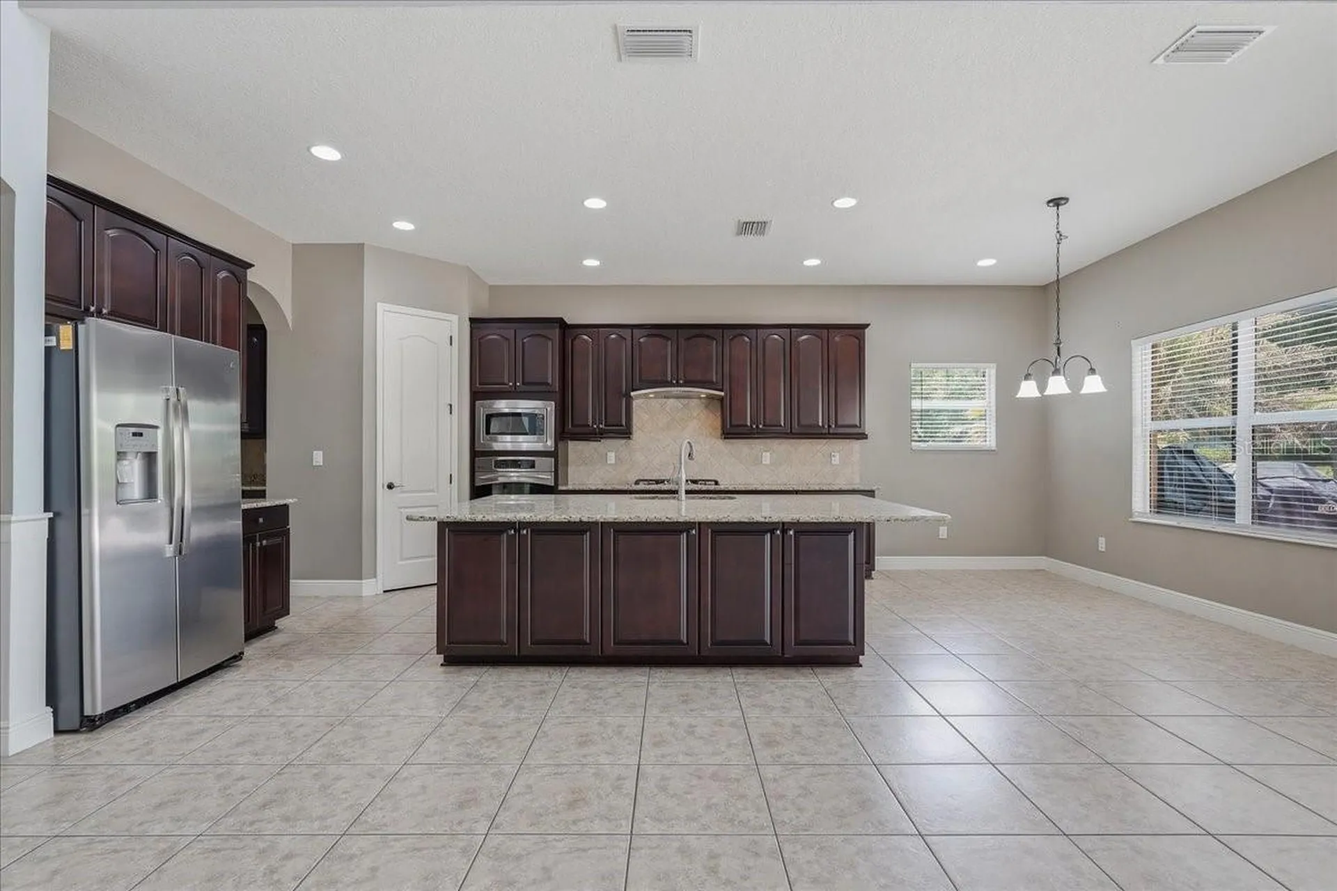 5333 Sagecrest Drive Lithia FL 33547