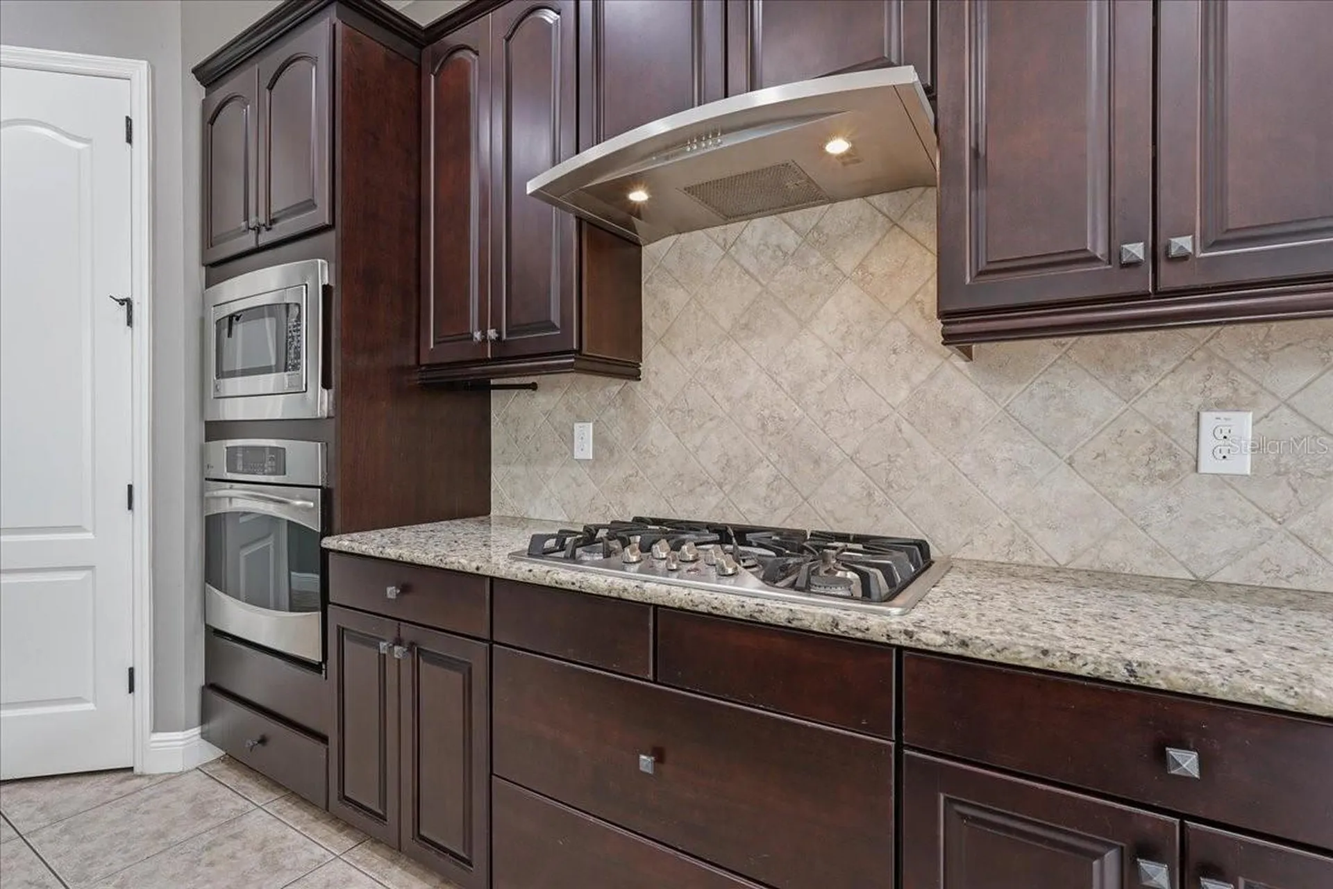 5333 Sagecrest Drive Lithia FL 33547