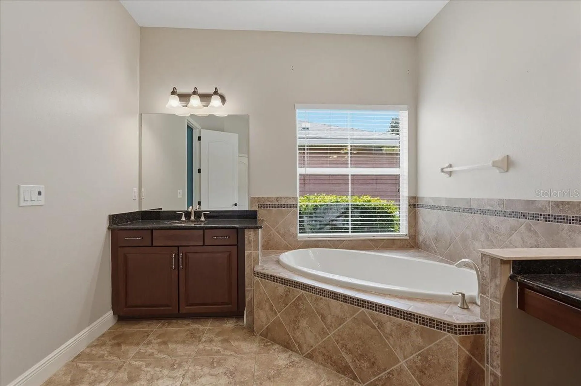 5333 Sagecrest Drive Lithia FL 33547