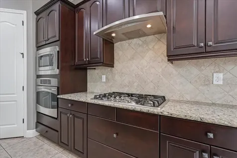 5333 Sagecrest Drive Lithia FL 33547