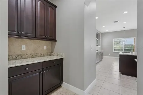 5333 Sagecrest Drive Lithia FL 33547