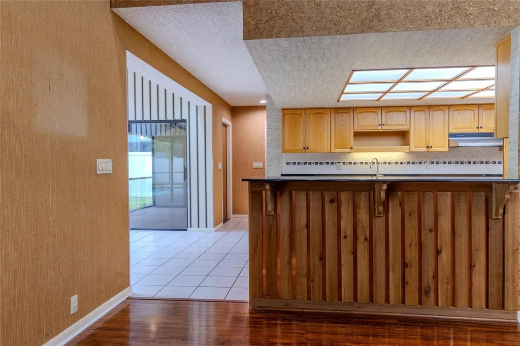 1028 Sylvia Lane Tampa FL 33613