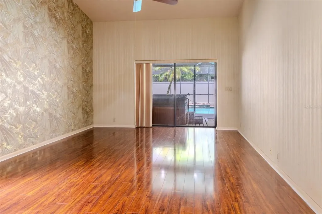 1028 Sylvia Lane Tampa FL 33613