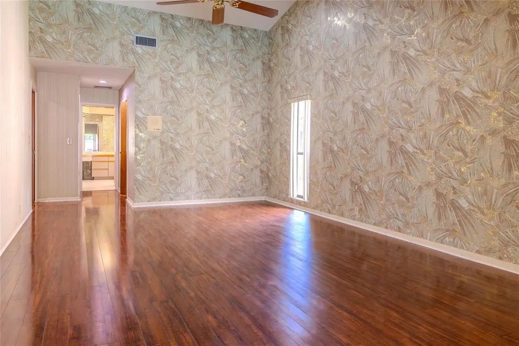 1028 Sylvia Lane Tampa FL 33613