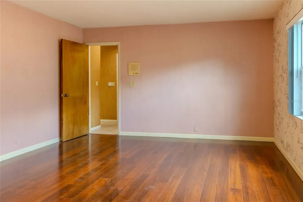 1028 Sylvia Lane Tampa FL 33613