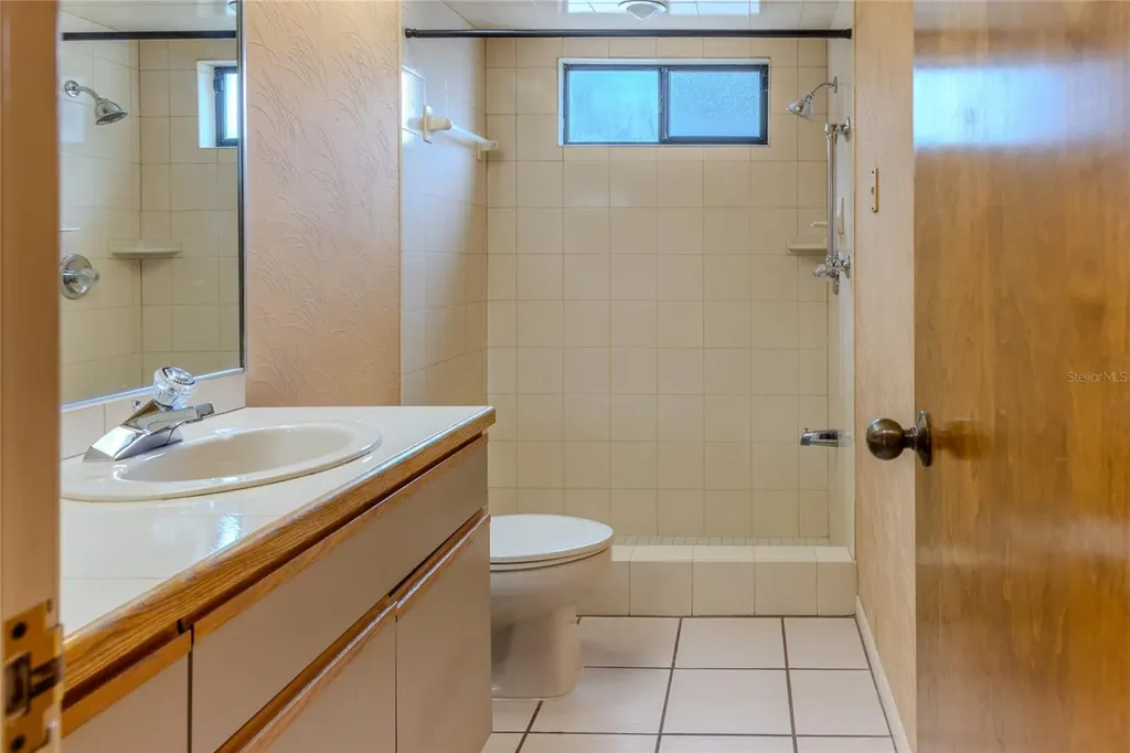 1028 Sylvia Lane Tampa FL 33613