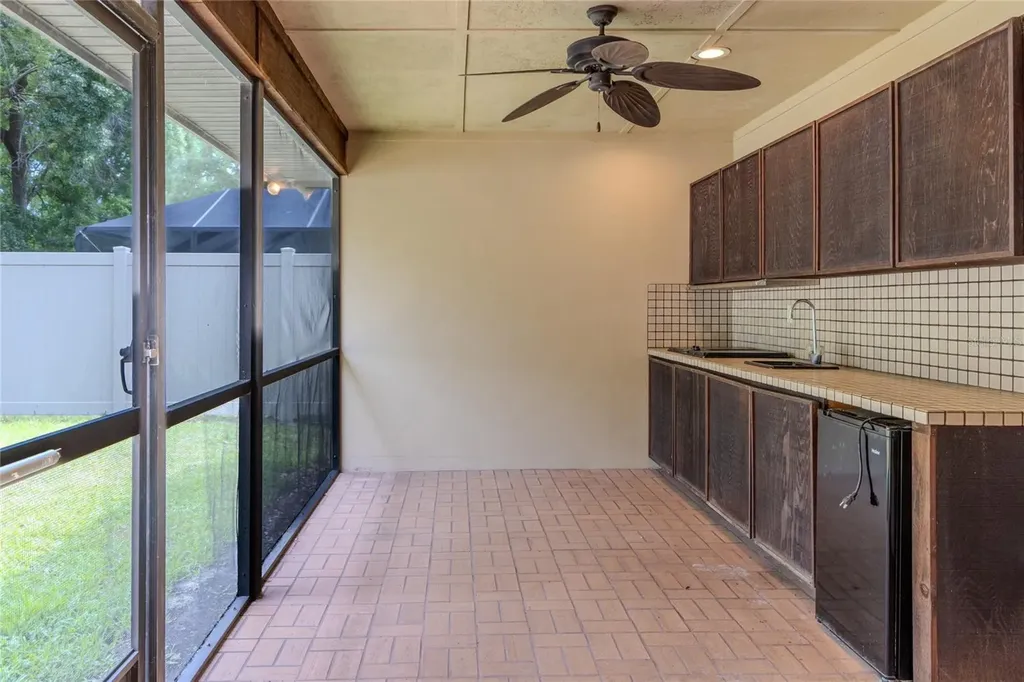 1028 Sylvia Lane Tampa FL 33613