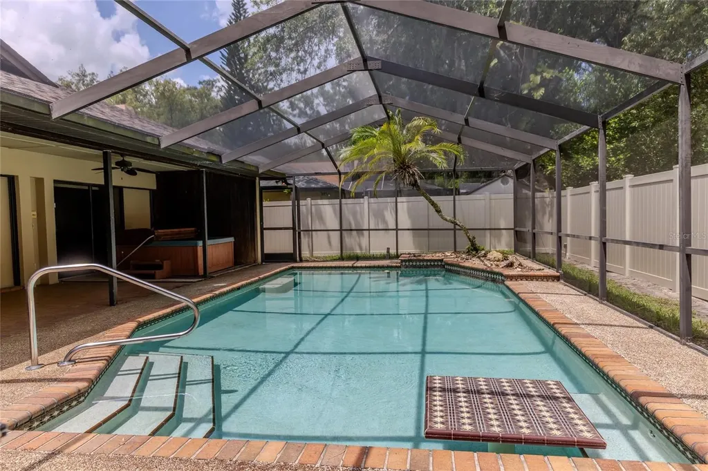 1028 Sylvia Lane Tampa FL 33613