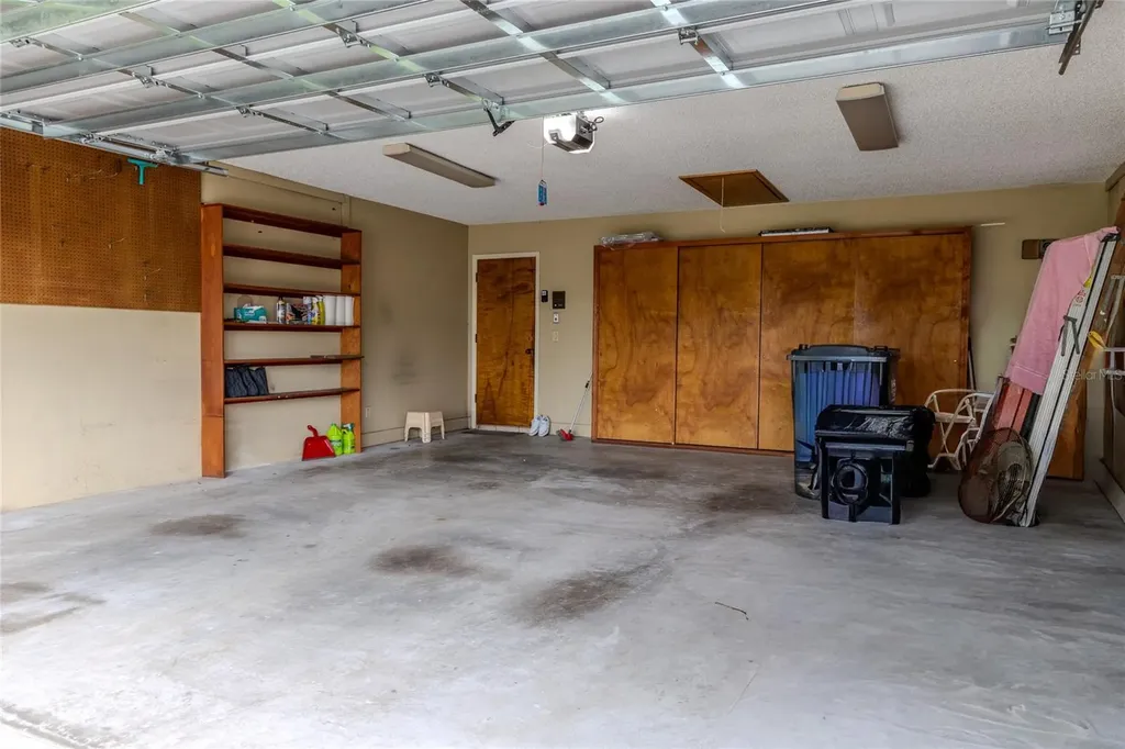 1028 Sylvia Lane Tampa FL 33613