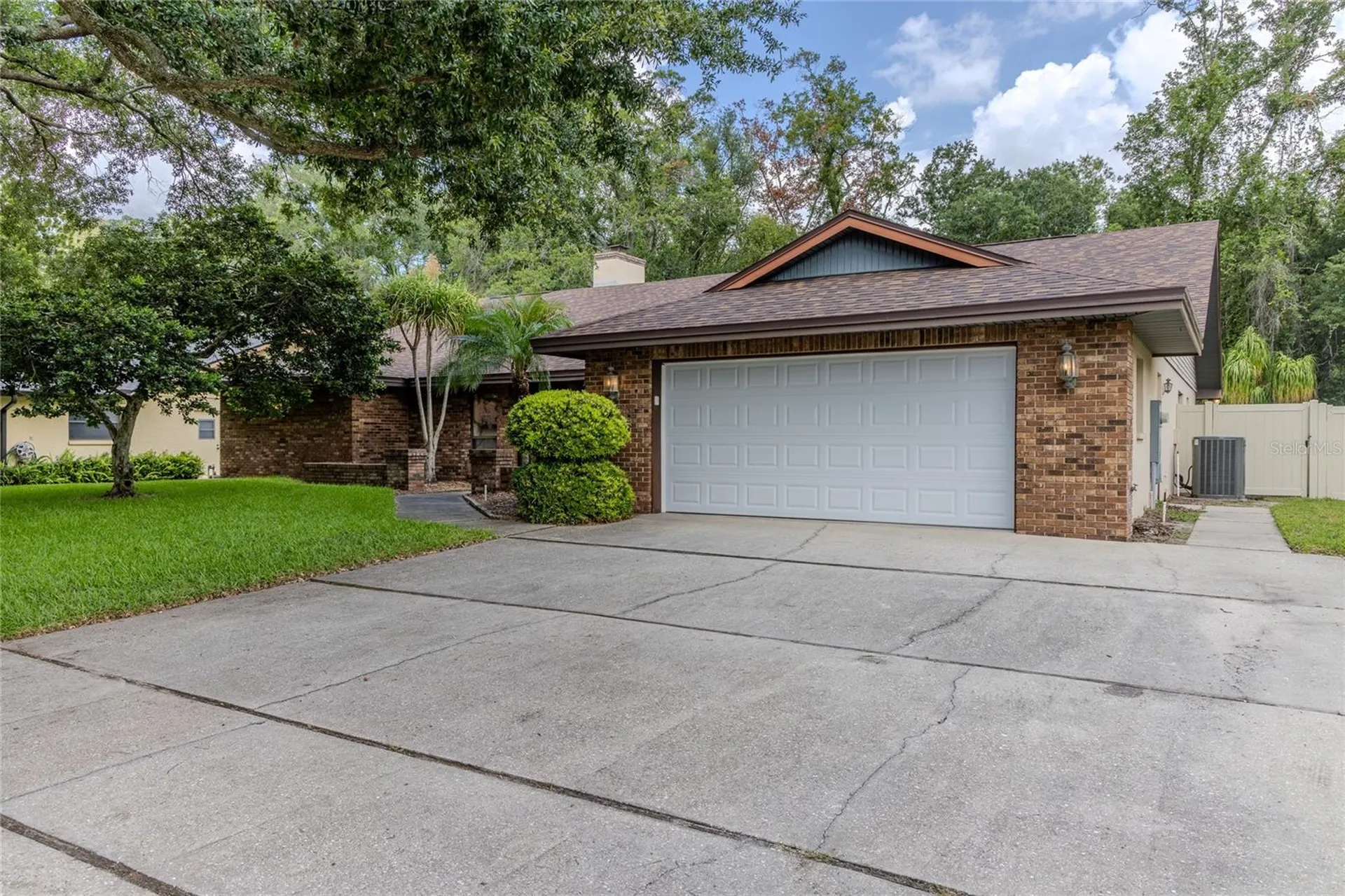 1028 Sylvia Lane Tampa FL 33613