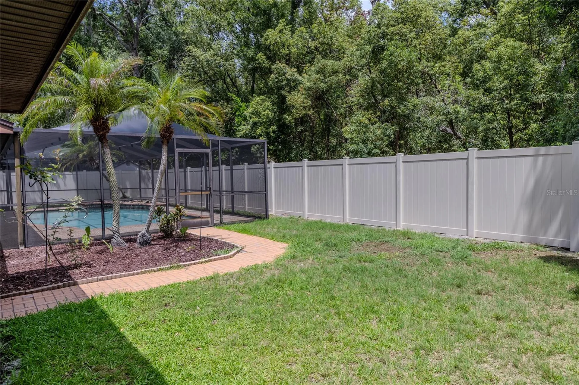 1028 Sylvia Lane Tampa FL 33613