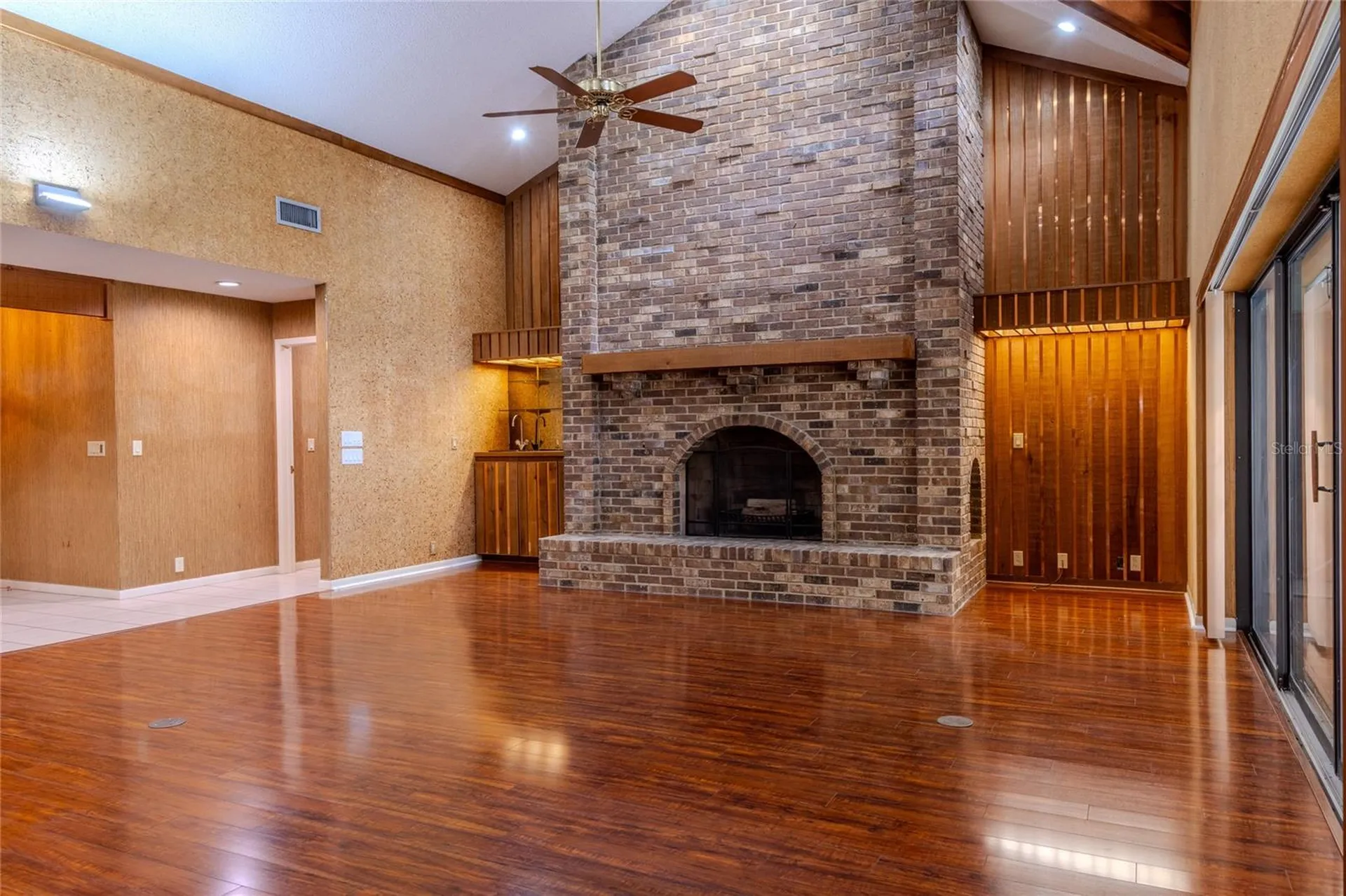 1028 Sylvia Lane Tampa FL 33613