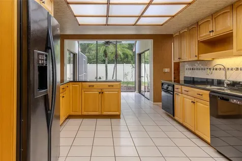 1028 Sylvia Lane Tampa FL 33613
