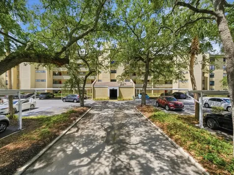 13626 Greenfield Drive Tampa FL 33618