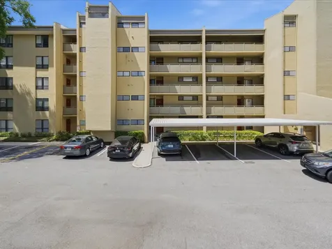 13626 Greenfield Drive Tampa FL 33618