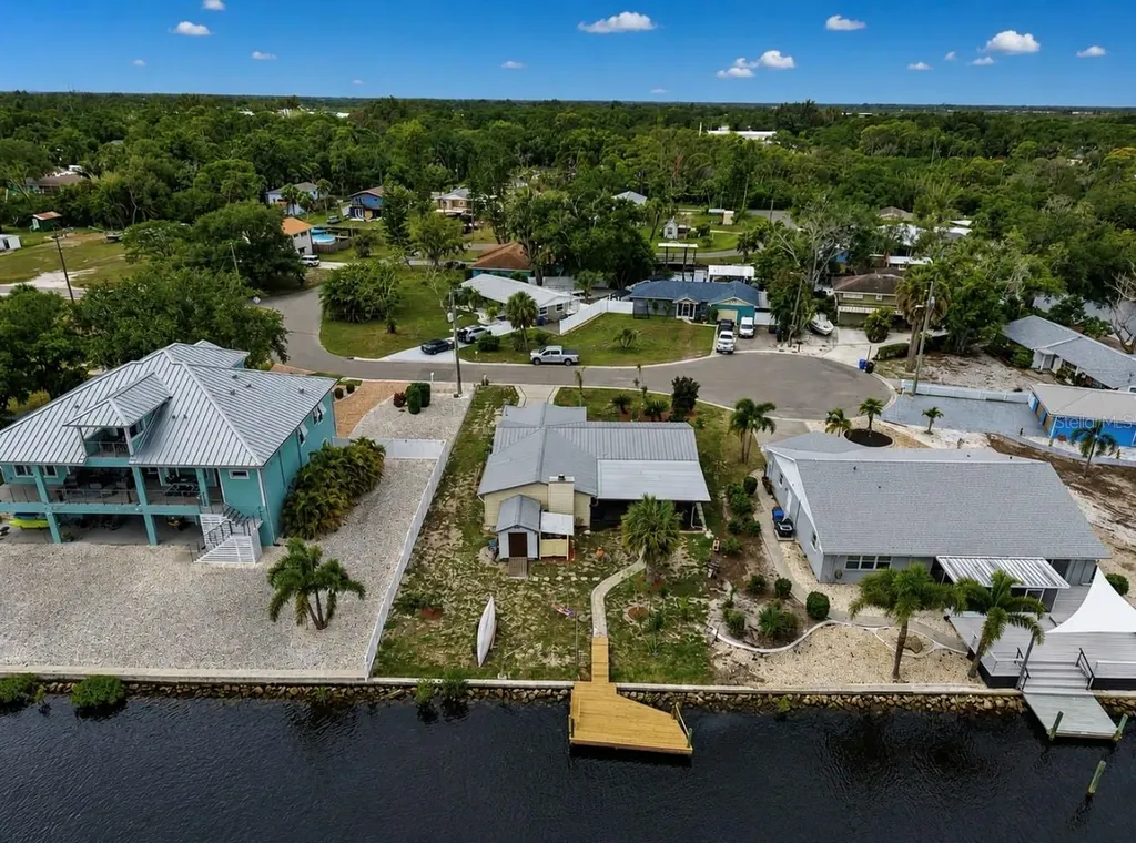 803 Leisey Circle Ruskin FL 33570