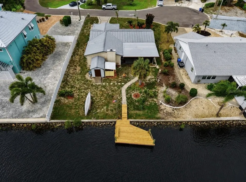 803 Leisey Circle Ruskin FL 33570