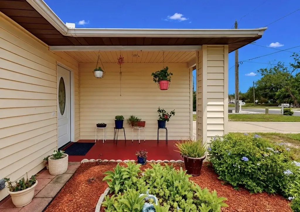 803 Leisey Circle Ruskin FL 33570