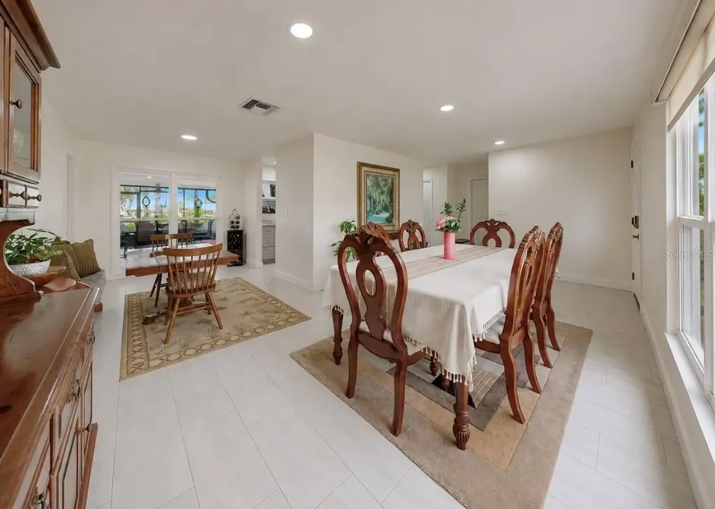 803 Leisey Circle Ruskin FL 33570