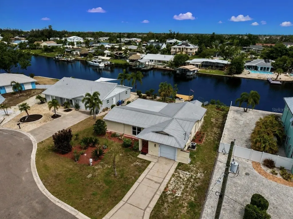 803 Leisey Circle Ruskin FL 33570