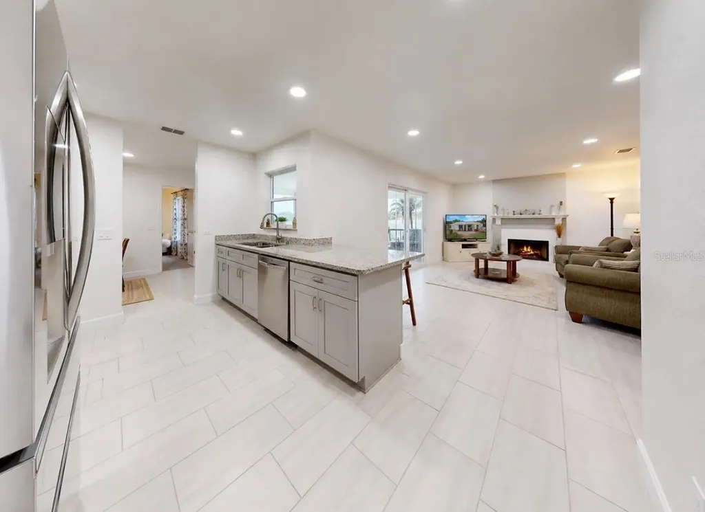 803 Leisey Circle Ruskin FL 33570