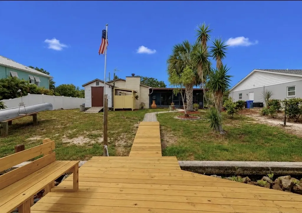 803 Leisey Circle Ruskin FL 33570
