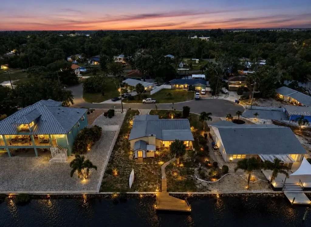 803 Leisey Circle Ruskin FL 33570